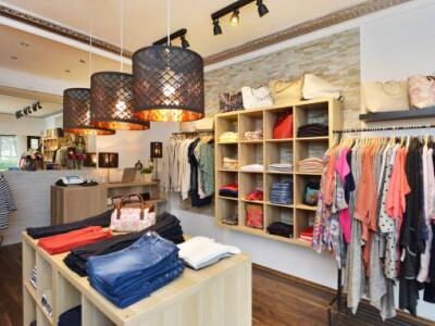 À Louer : Boutique B1 à Madina – Conakry