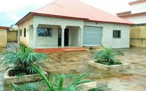 À Vendre : Maison M4 à Dapompa – Conakry