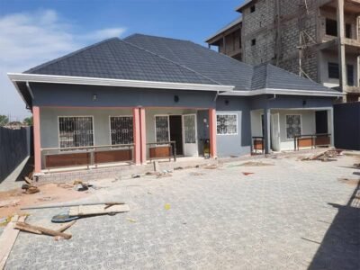 Villa moderne neuve à vendre à Bentouraya – Manéah, Conakry | Grande opportunité d'investissement
